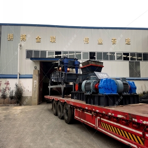 1000x700型半自動(dòng)對輥式破碎機(jī)發(fā)貨圖片
