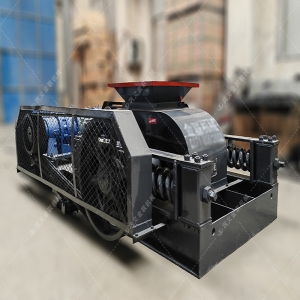 2pgc小型雙齒輥破碎機發貨圖片_發往四川攀枝花_粉碎焦炭