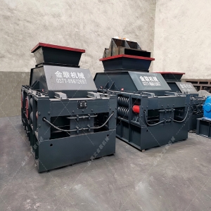 2PG400x400對輥破碎機發貨圖片_發往福建泉州_破碎瓜子石