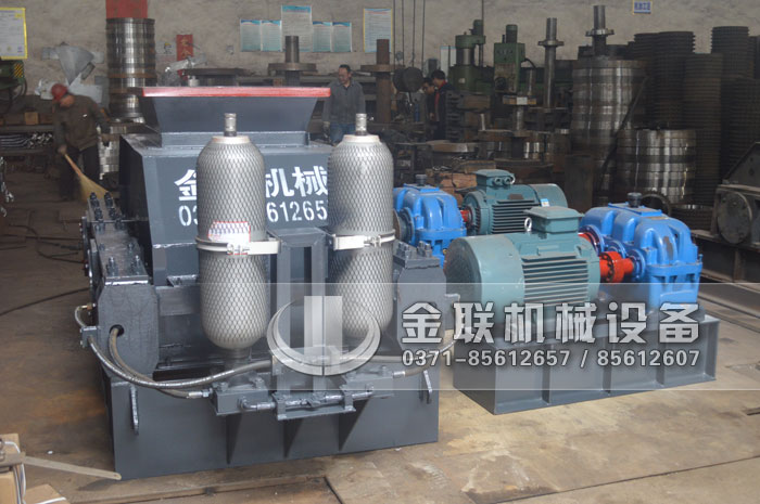 液壓對(duì)輥破碎機(jī)2